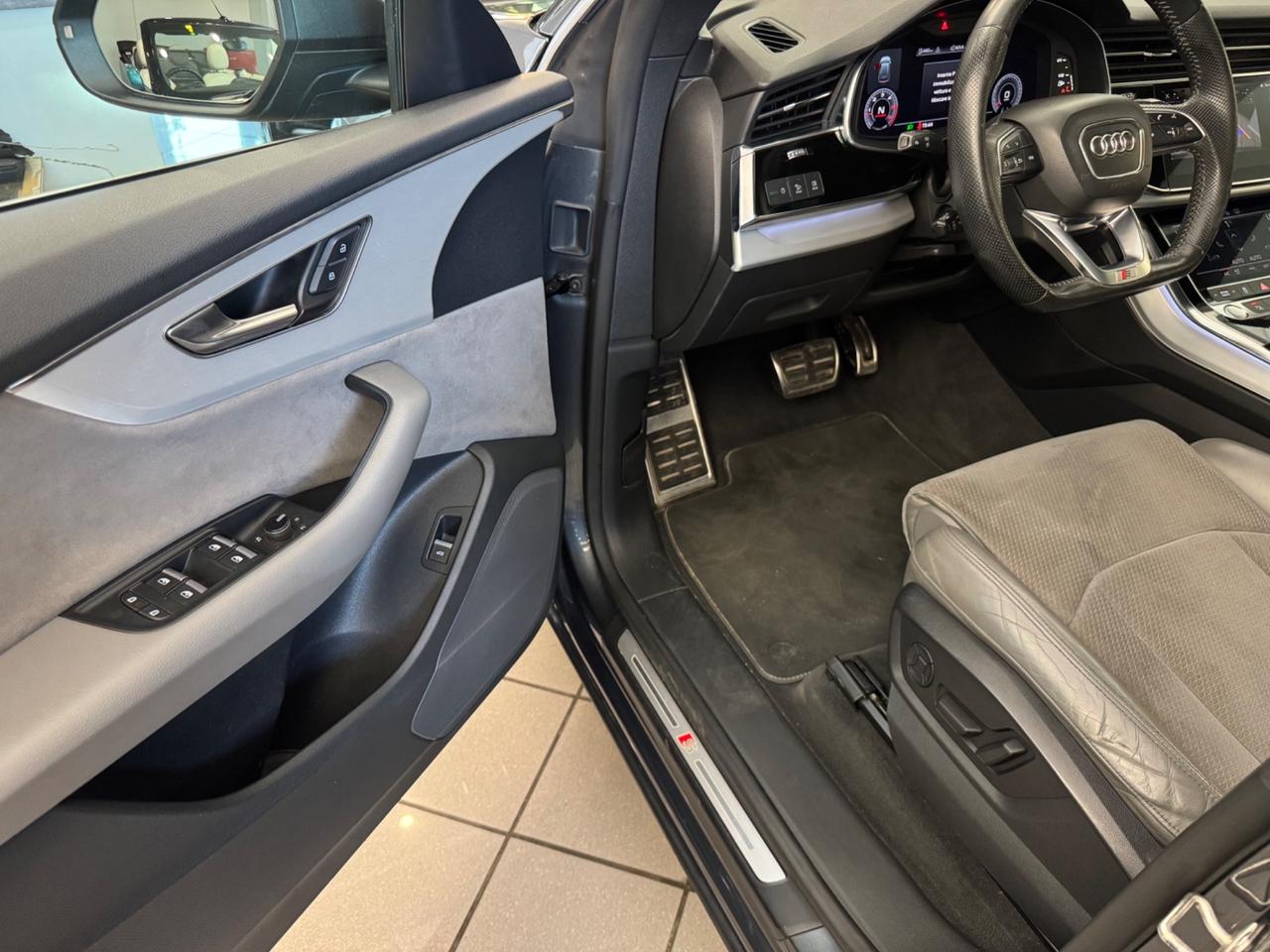 Audi Q8 50 TDI 286 CV auto con problemi al cambio