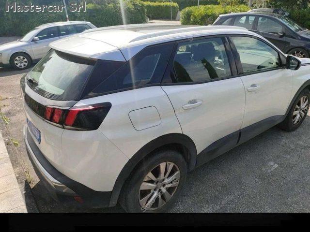 PEUGEOT 3008 3008 1.5 bluehdi Business tg: FT845ET