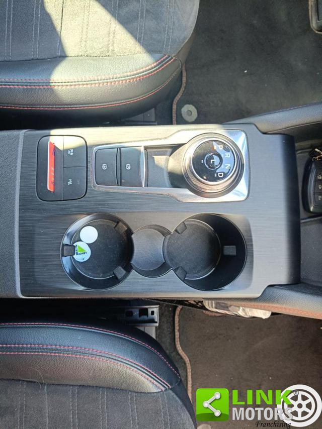 FORD Kuga 2.5 Full Hybrid 190 CVT 2WD ST-Line Design