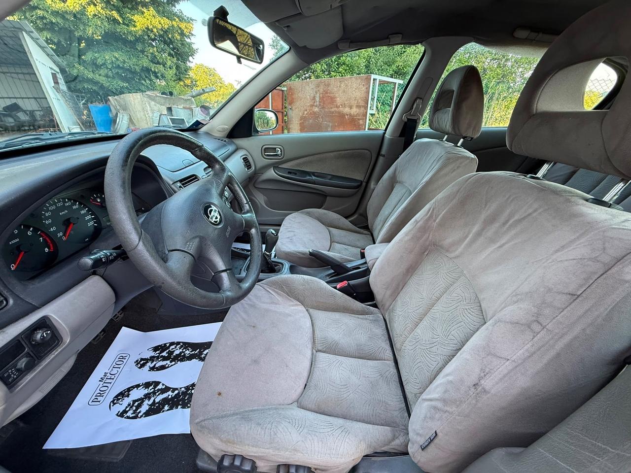 Nissan Almera Tino 1.5 benzina 2002 190.000km