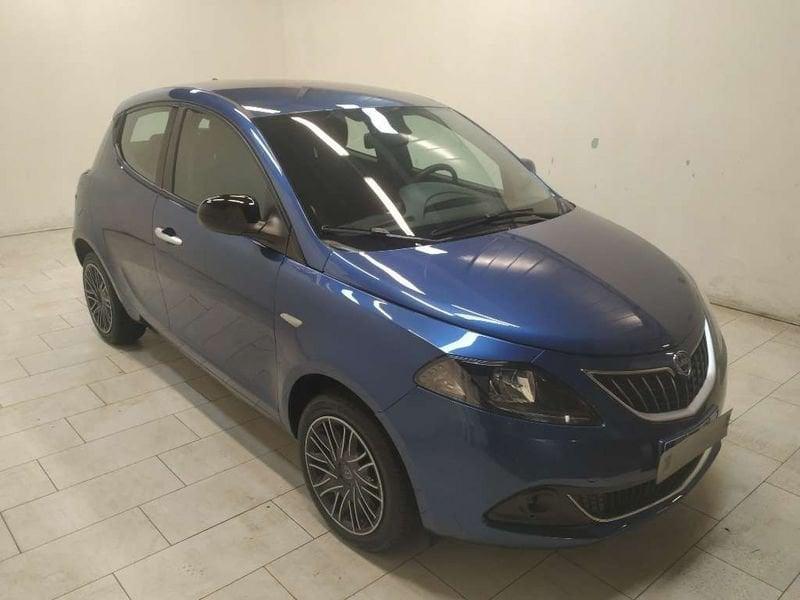 Lancia Ypsilon 1.0 firefly hybrid Gold s&s 70cv