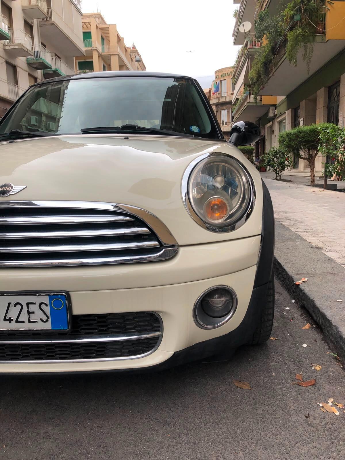 MINI Cooper D 1.6 Diesel – Cambio Automatico – Anno 2010