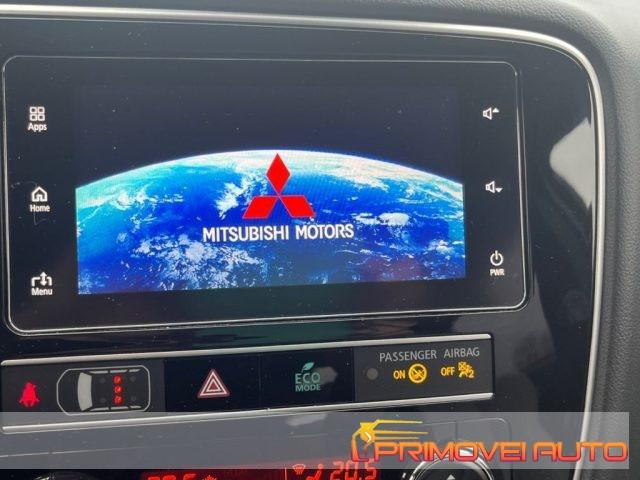 MITSUBISHI Outlander 2.4 MIVEC 4WD PHEV Diamond SDA