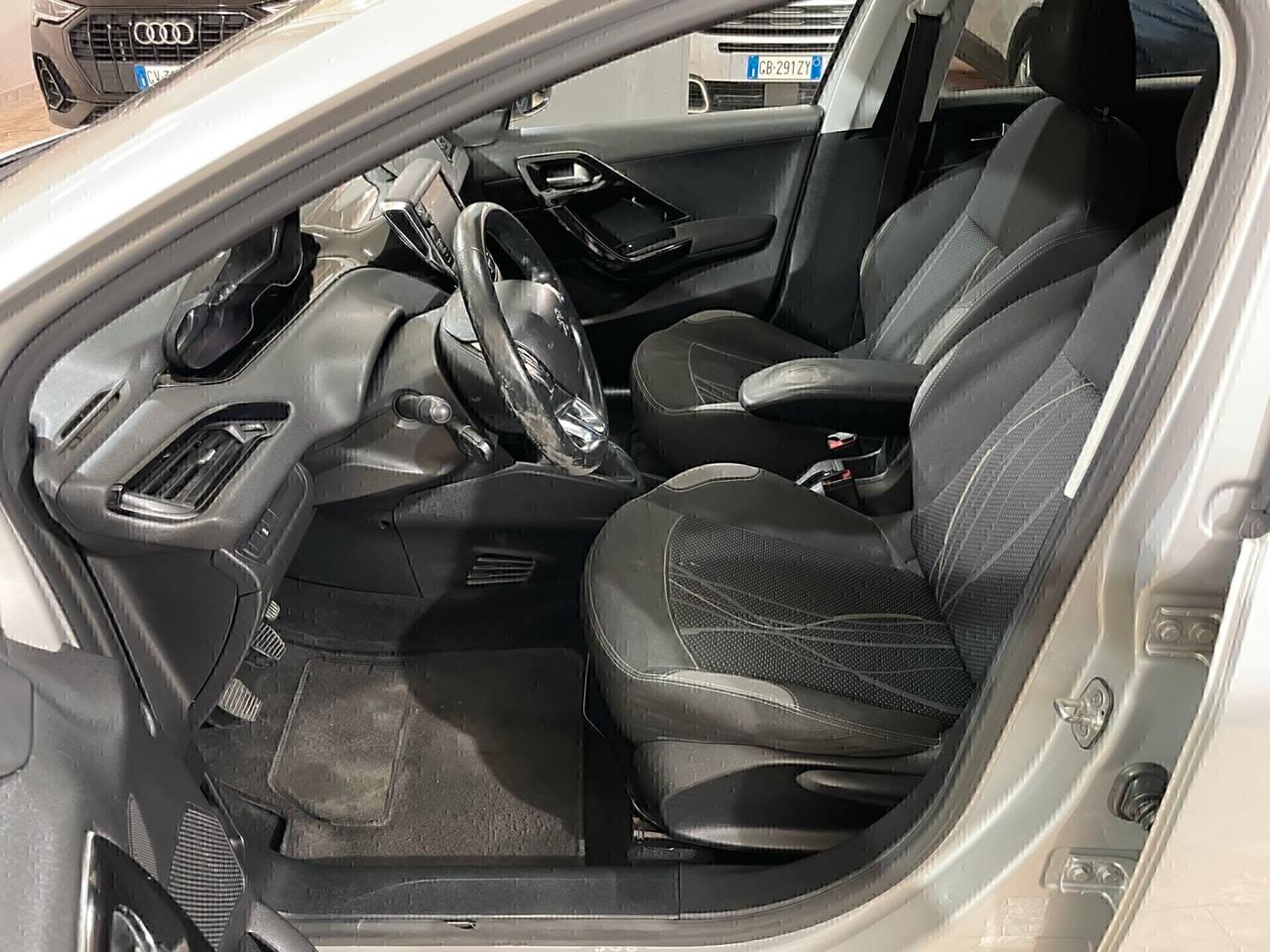 Peugeot 208 1.4 HDi 68 CV 5 porte Allure