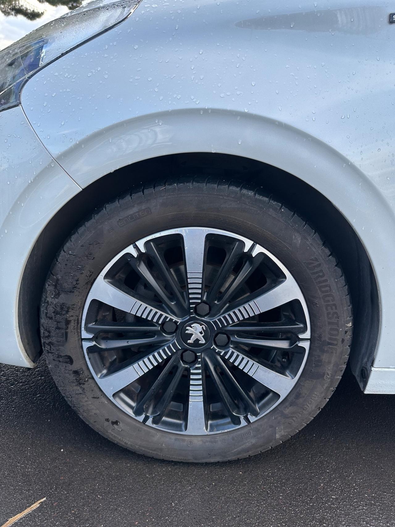 Peugeot 208 PureTech 82 5 porte Signature