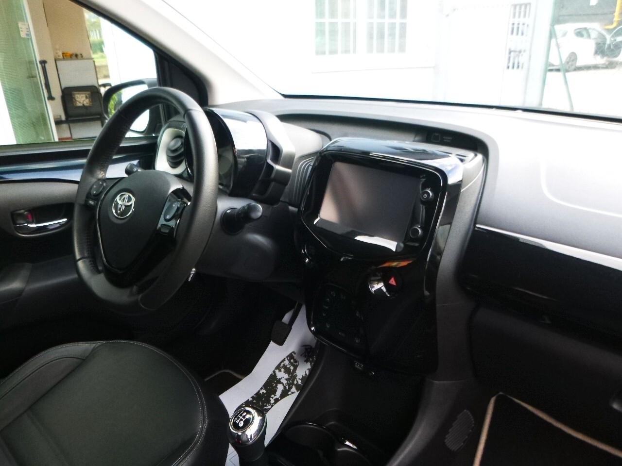 Toyota Aygo 1.0 VVT-i 69 CV 5 porte x-clusiv