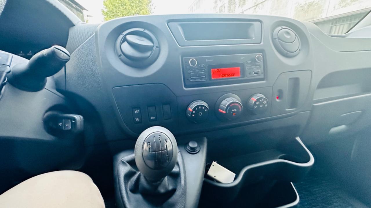 Renault master. Furgone. Euro6