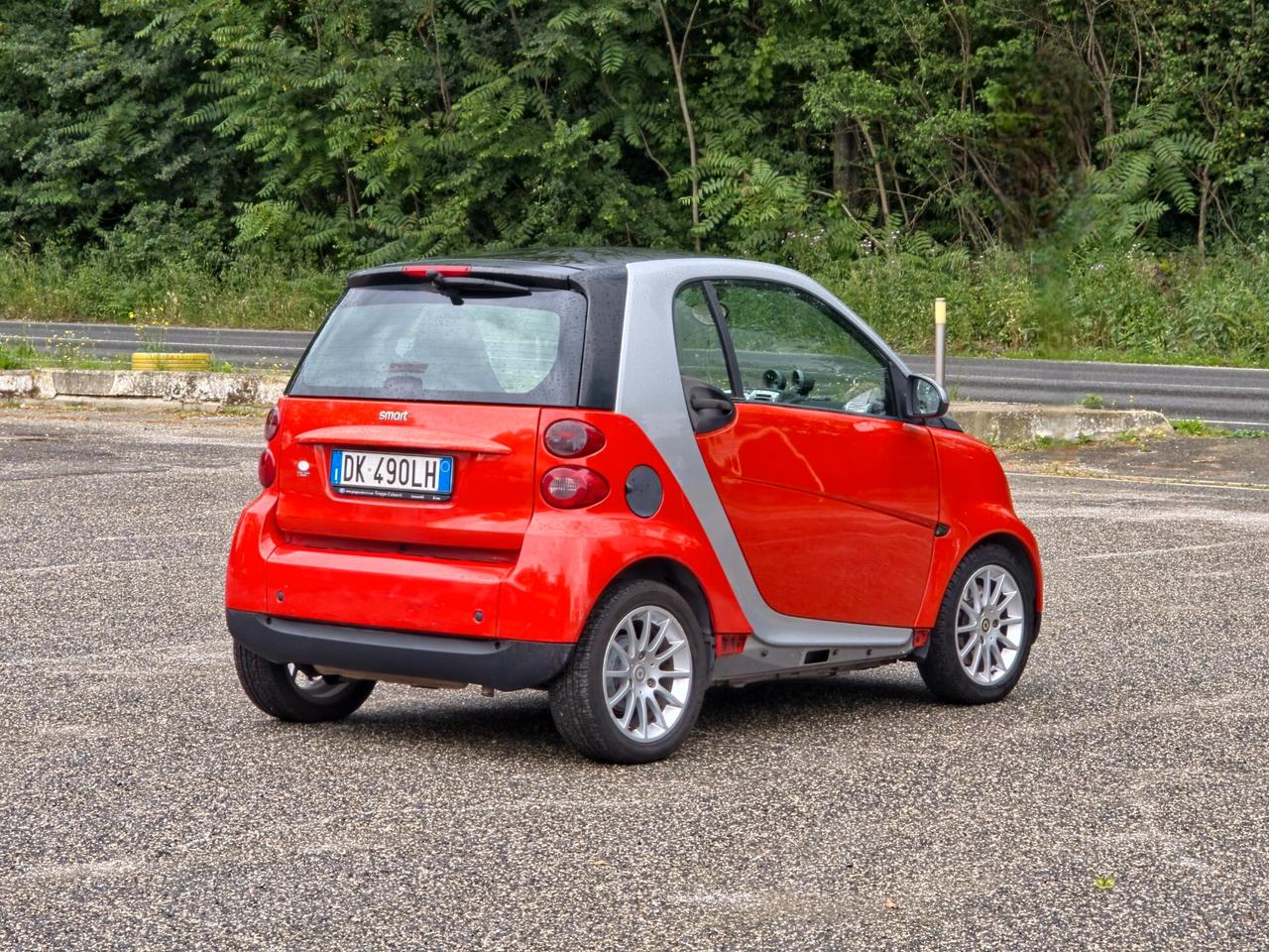 Smart ForTwo 1000 52 kW coupé limited one CV-71 2007-E4 Automatico NEO