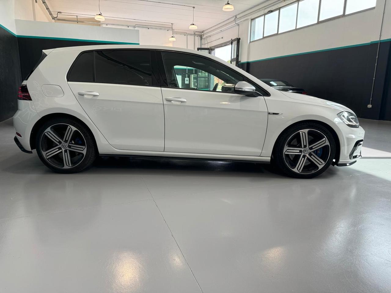 Volkswagen Golf 7.5 R 2.0 TSI DSG / IVA ESPOSTA