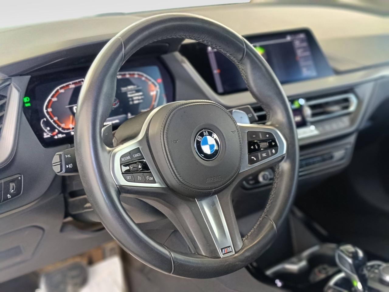 BMW Serie 1 F40 - 118d Msport auto