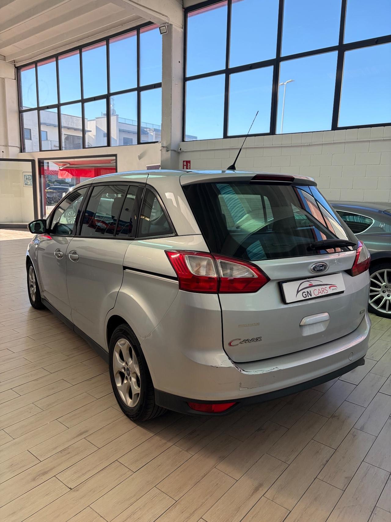 Ford C-Max Grand 7 posti
