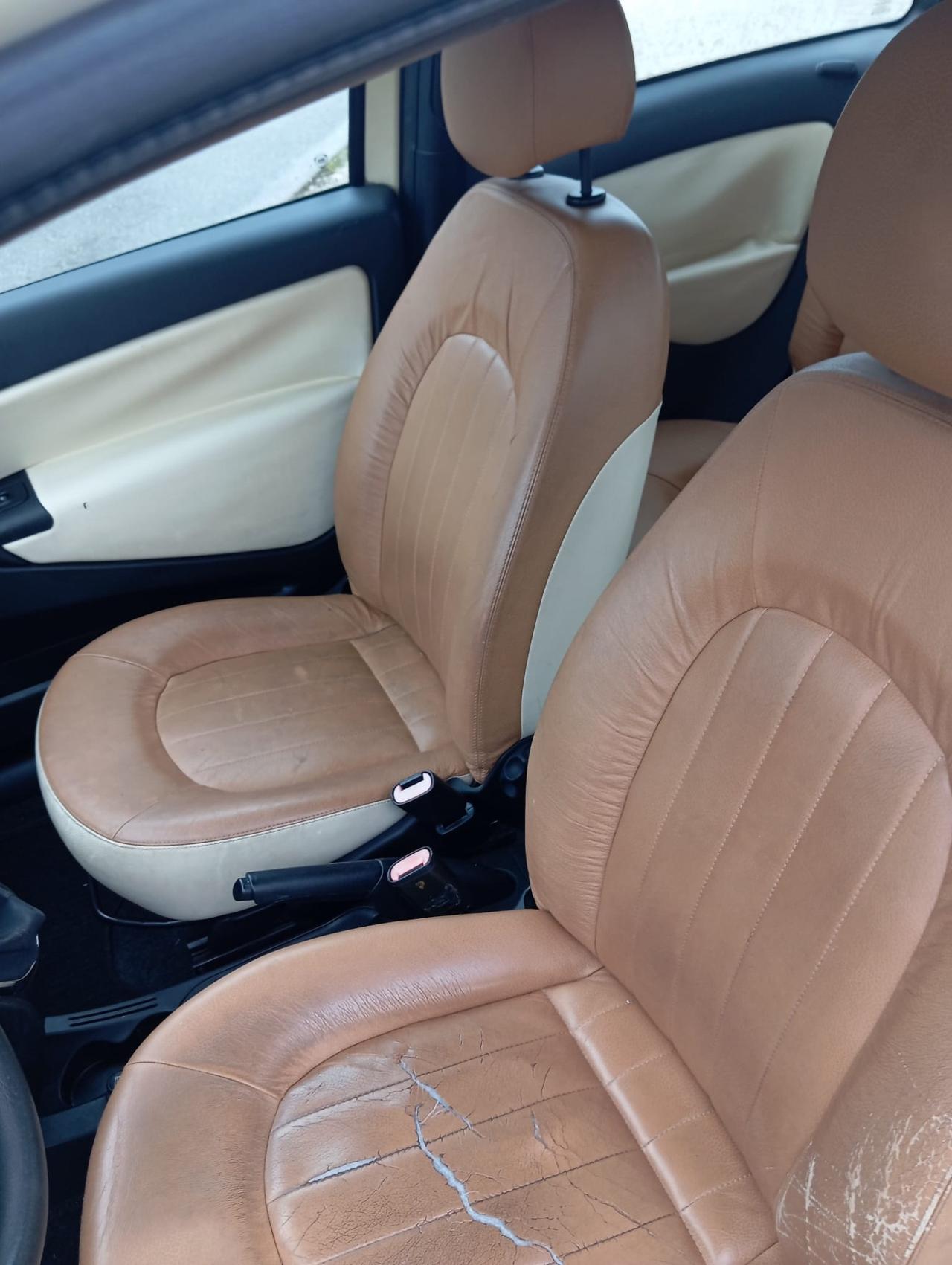 Lancia Ypsilon 1.4 16V Platino