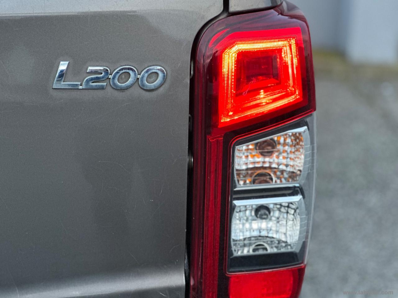 MITSUBISHI L200 2.3 D DoubleCab 4x4 Sup.Sel.INTENSE