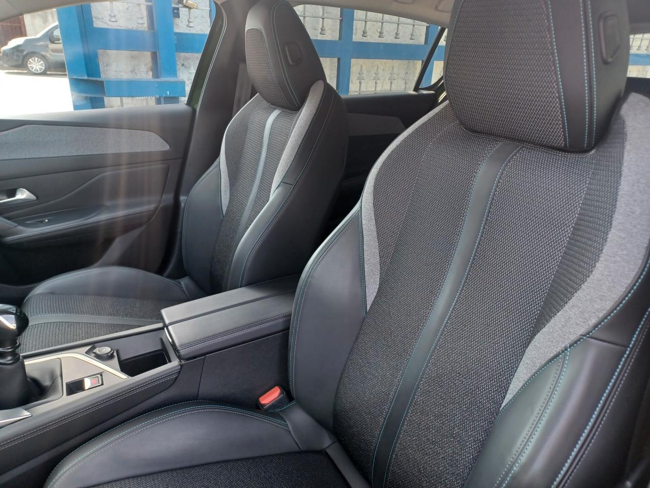 Peugeot 308 BlueHDi 130 Allure Pack solo 60000 km