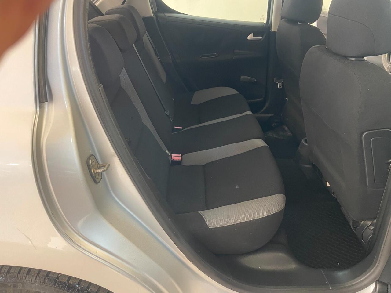 Peugeot 207 1.4 HDi 70CV X Line FULL TAGLIAND NEOPATENTATI