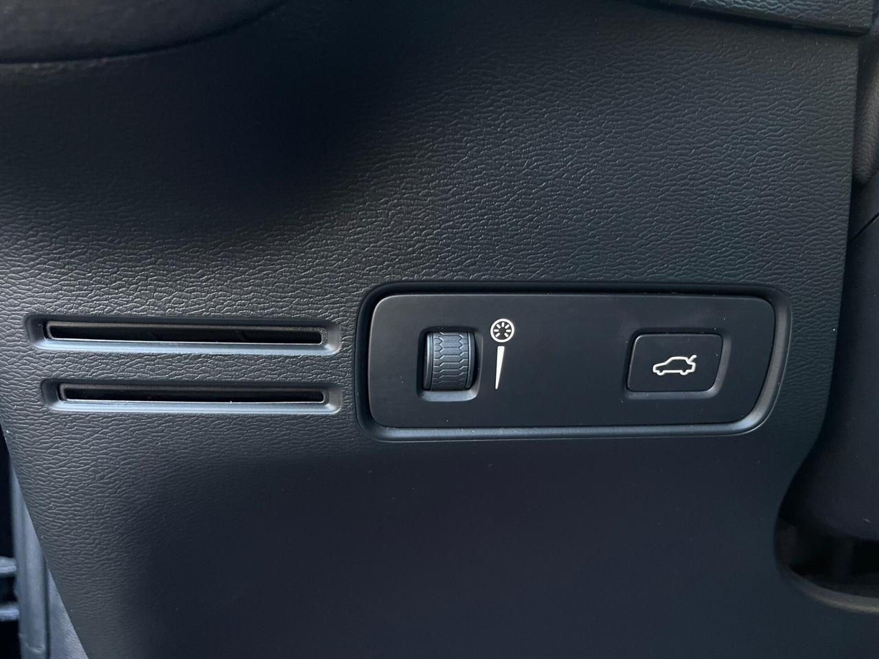 VOLVO XC40 D3 Geartronic Momentum 2020