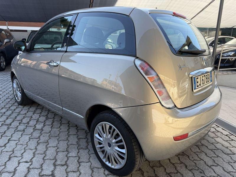 Lancia Ypsilon Ypsilon 1.2 8v Diva 69cv IDONEA NEOPATENTATI