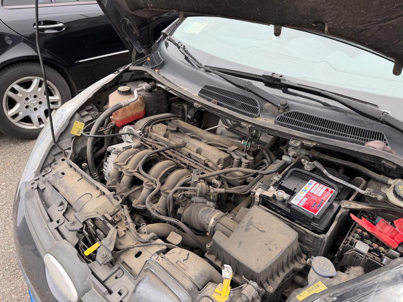 Ford Fiesta 1.2 benzina euro5a 82CV incidentato