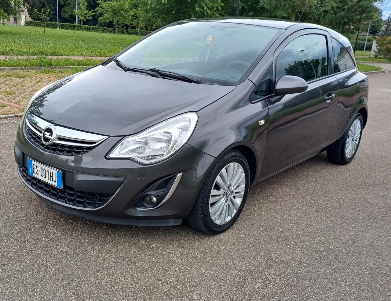 Opel Corsa 1.2 85CV 3 porte GPL-TECH b-color