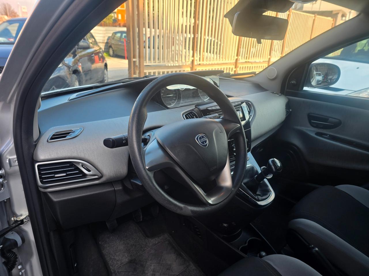 Lancia Ypsilon 1.2 69 CV 5 porte GPL Ecochic Gold