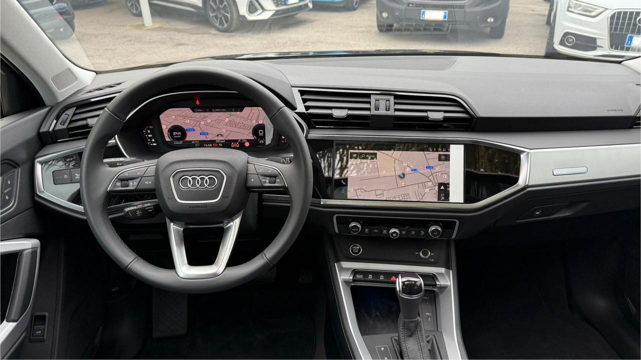 AUDI Q3 SPB 35 TDI IDENTITY BLACK KM0 2024 TETTO APRIBILE