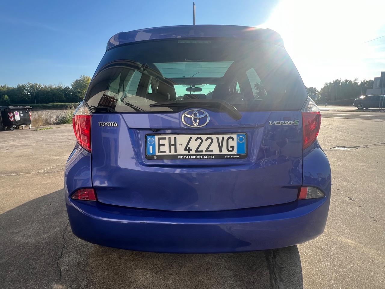 Toyota Verso-S 1.3 MT STYLE
