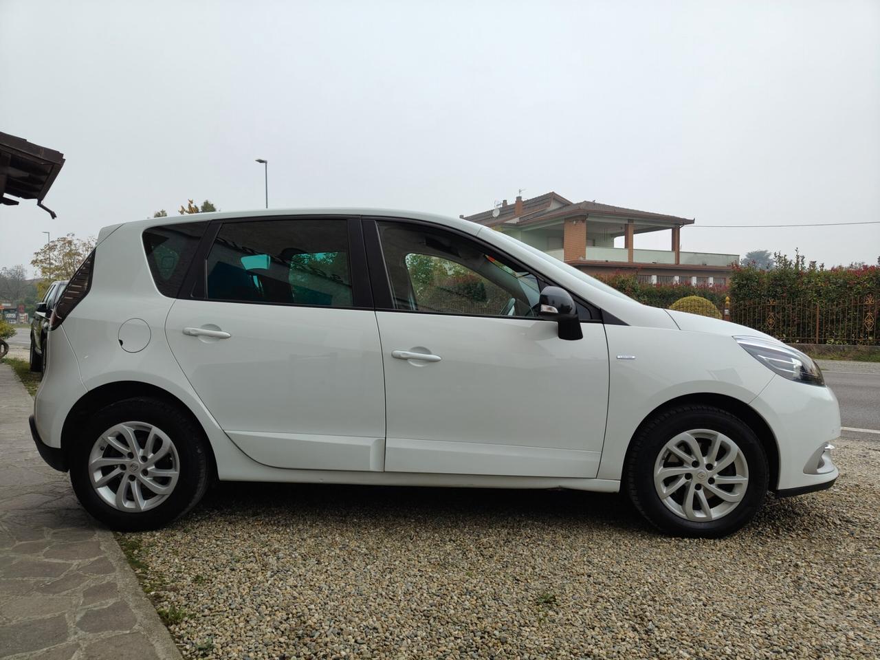 Renault Scenic Scénic XMod dCi 95 CV Start&Stop Energy Limited