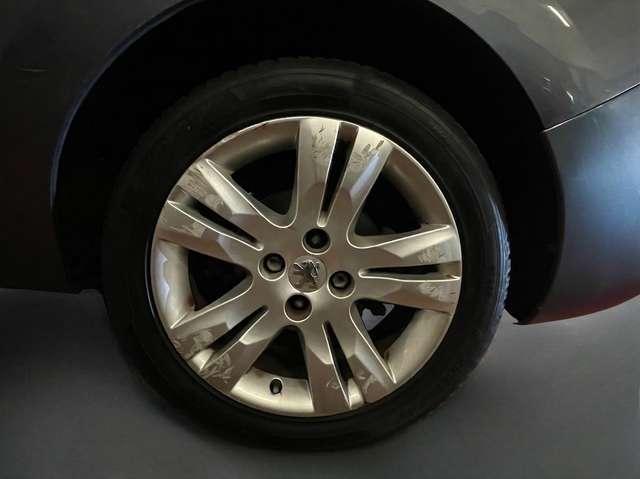 Peugeot 5008 1.6 e-hdi 110cv Allure Automatica + 7 Posti