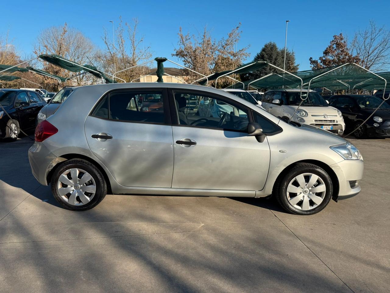 Toyota Auris 5p 1.4 Sol UNICO-PR 96.000 KM