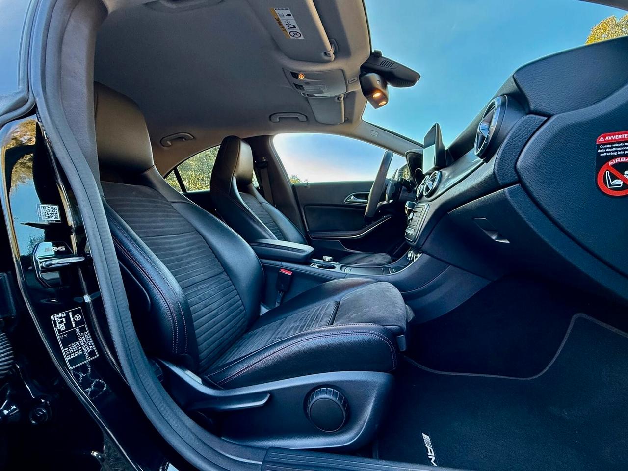 MERCEDES- BENZ CLA 200 D AMG PREMIUM