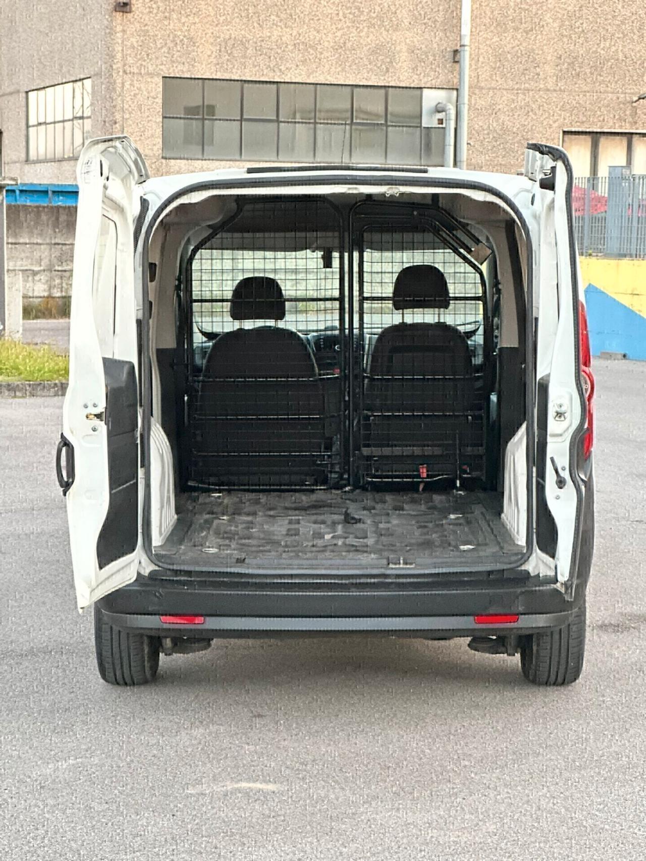 FIAT DOBLO' con ARIA CONDIZIONATA! SUPER PREZZO!