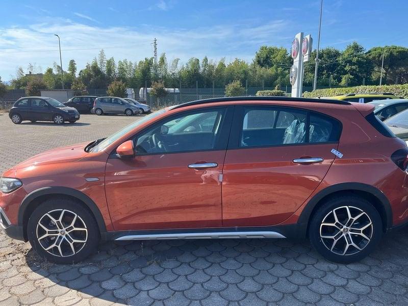 FIAT Tipo 1.5 Hybrid DCT 5 porte Cross