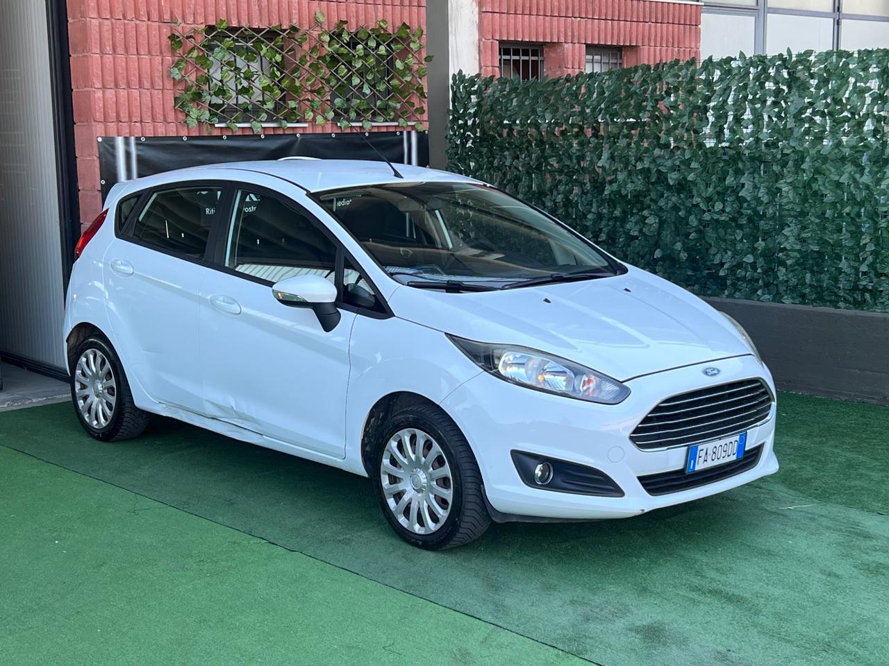 Ford Fiesta 1.2 60CV 5 porte Black & White Edition