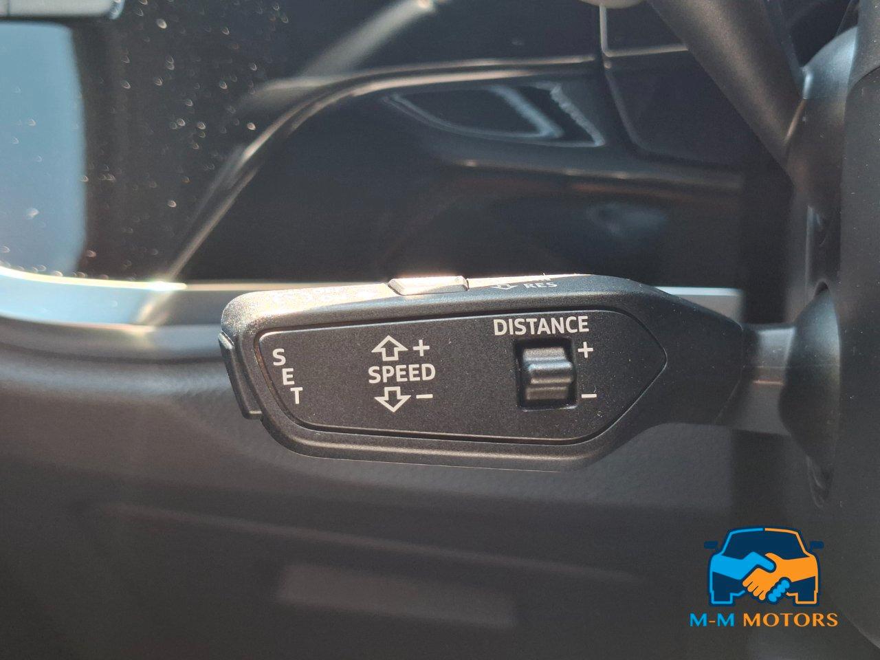 Audi Q3 40 2.0 tfsi Identity Black quattro s-line