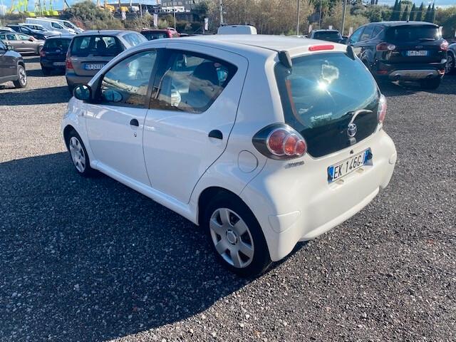 Toyota Aygo 1.0 12V VVT-i 5 porte Sol Connect