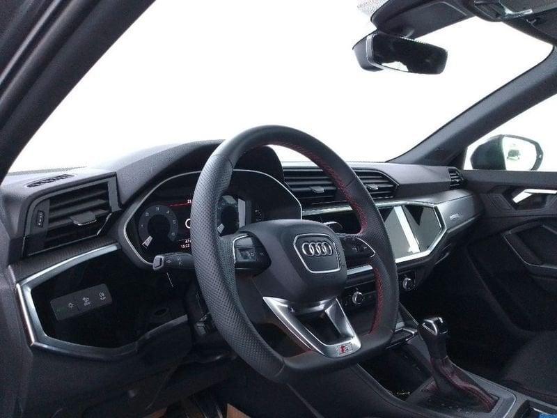 Audi Q3 Sportback 40 2.0 tdi Identity Black quattro 193cv s-tronic
