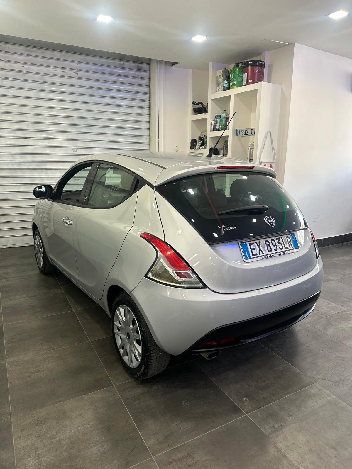 Lancia Ypsilon 1.2 69 CV 5 porte GPL Ecochic Platinum