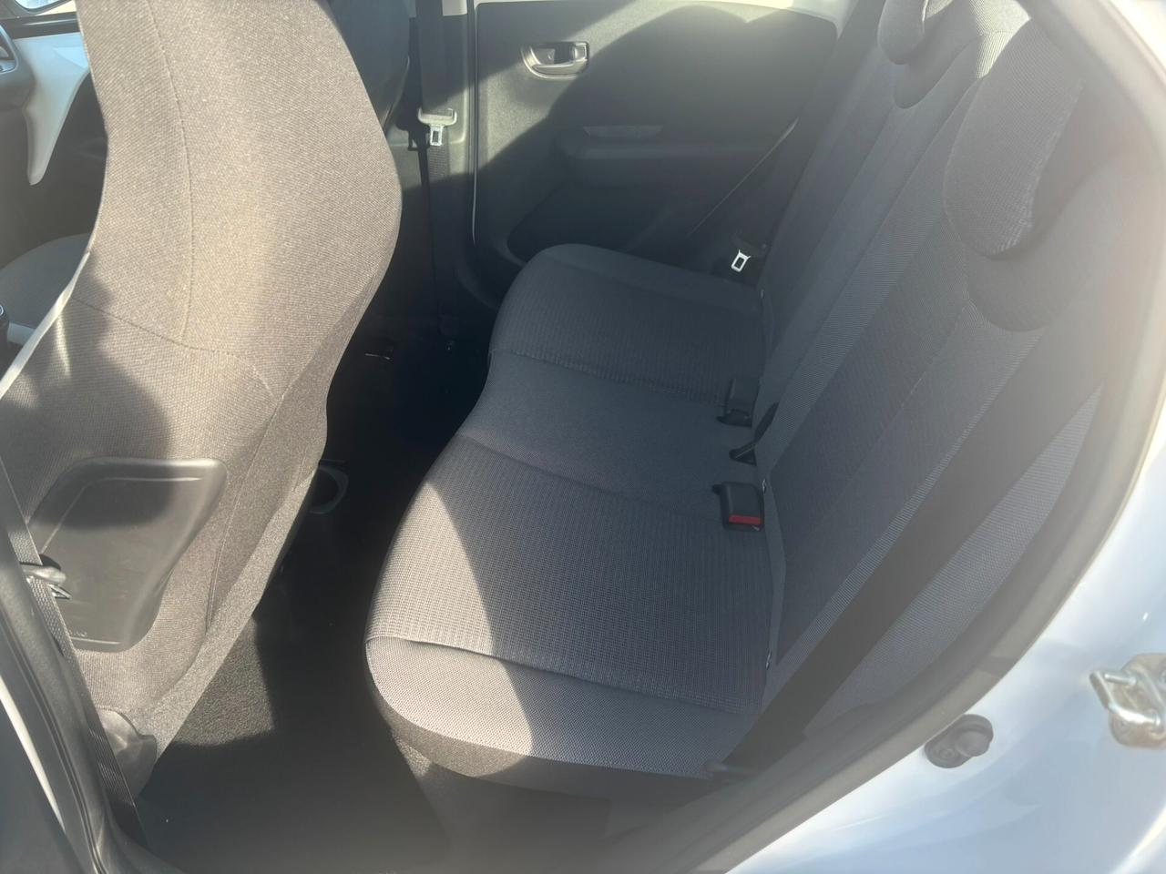 Toyota Aygo Connect 1.0 VVT-i 72 CV 5 porte x-play