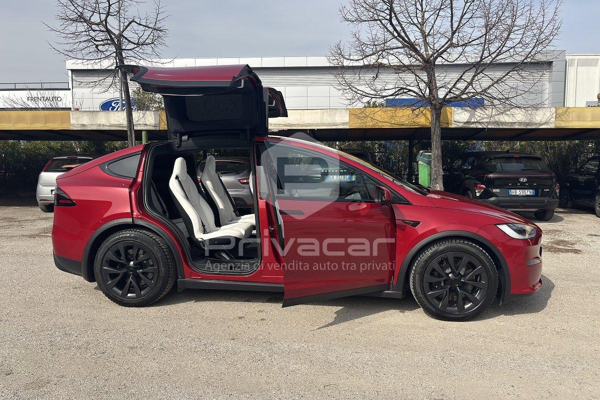 TESLA Model X Plaid