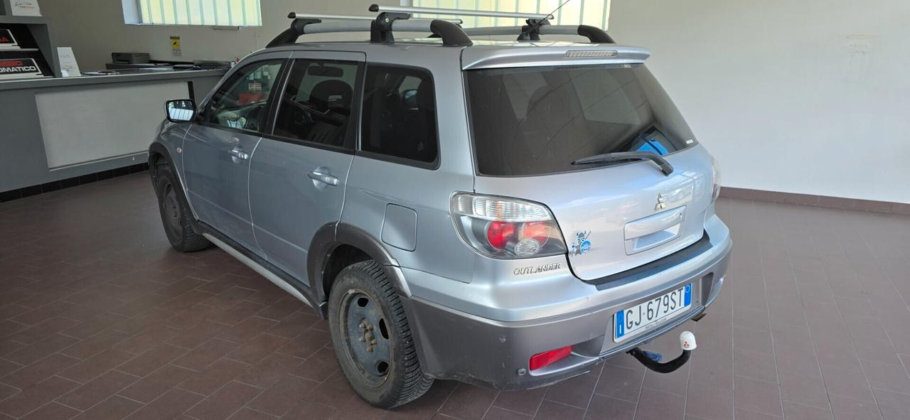 Mitsubishi Outlander 2.0i 16V 4WD Automatica Gancio