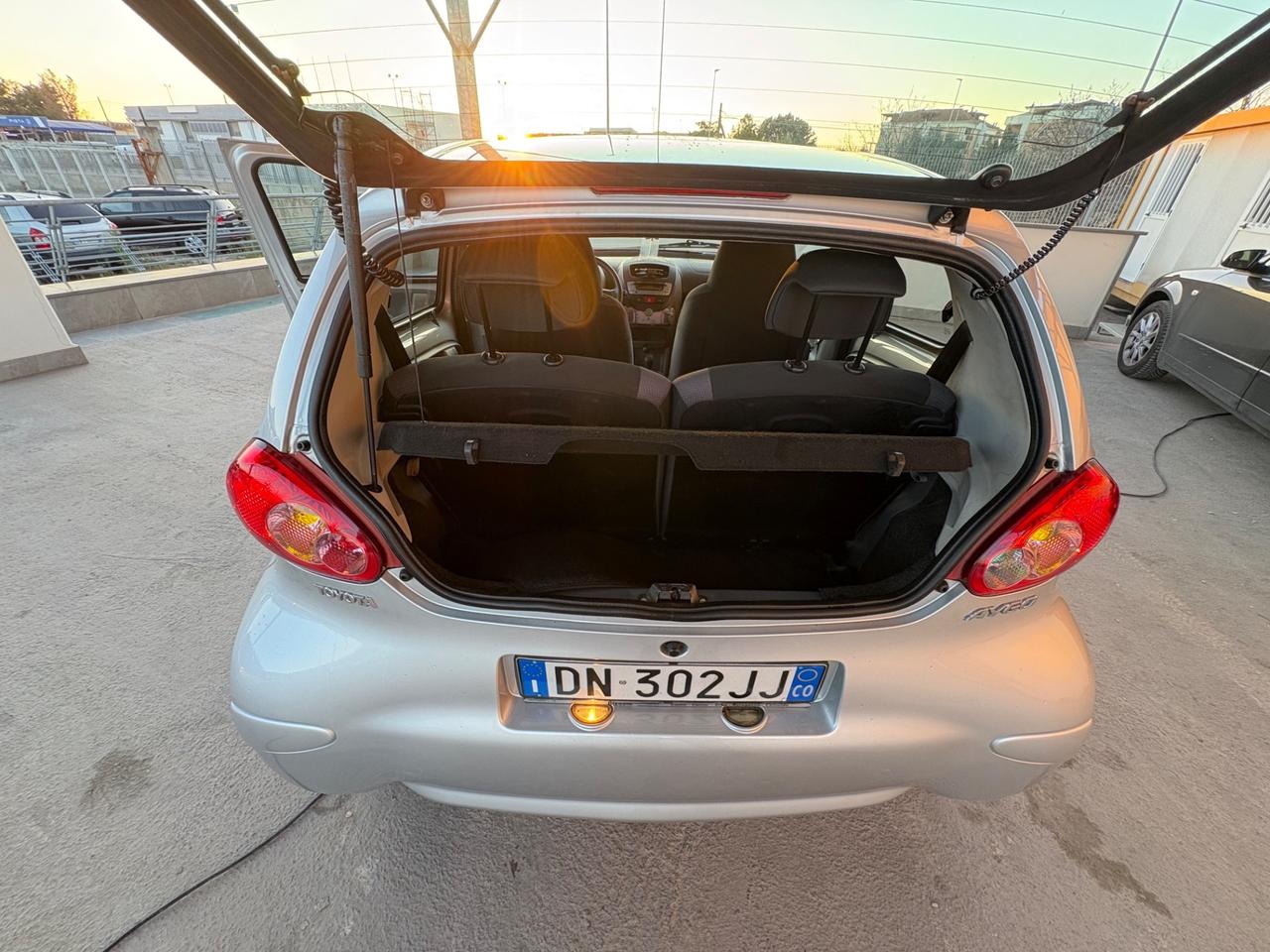 Toyota Aygo 1.0 12V VVT-i 5 porte Now AUTOMATICA 77000km!