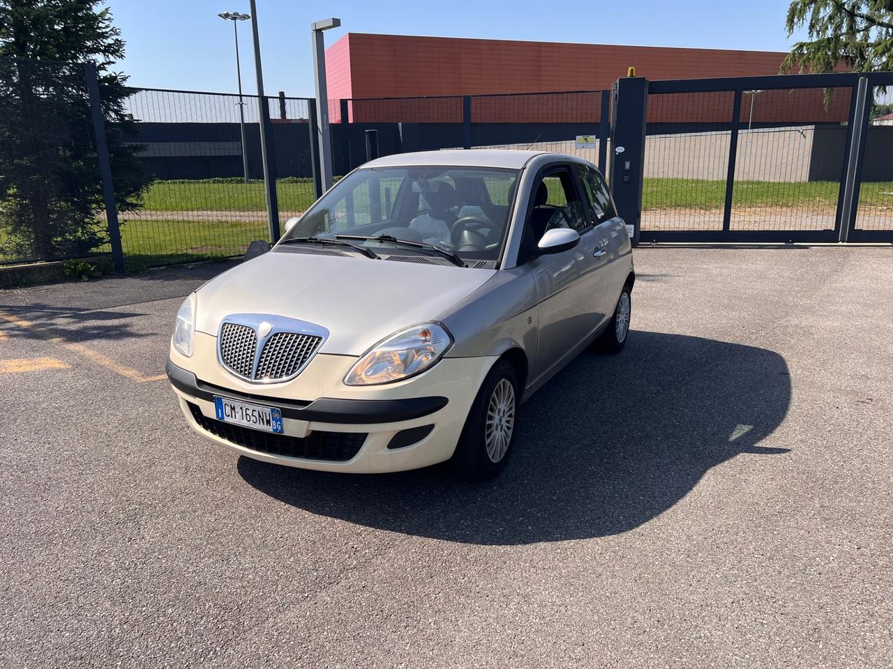 Lancia Ypsilon 1.2 Oro