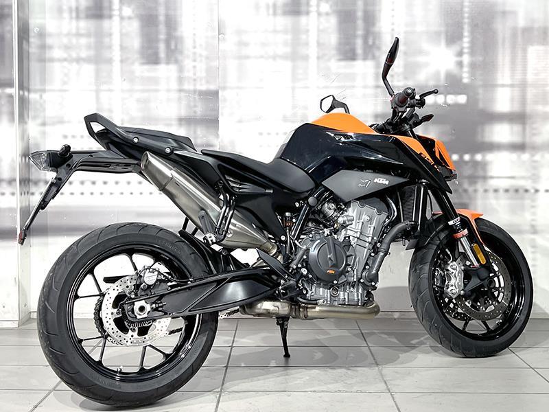 KTM Duke 890