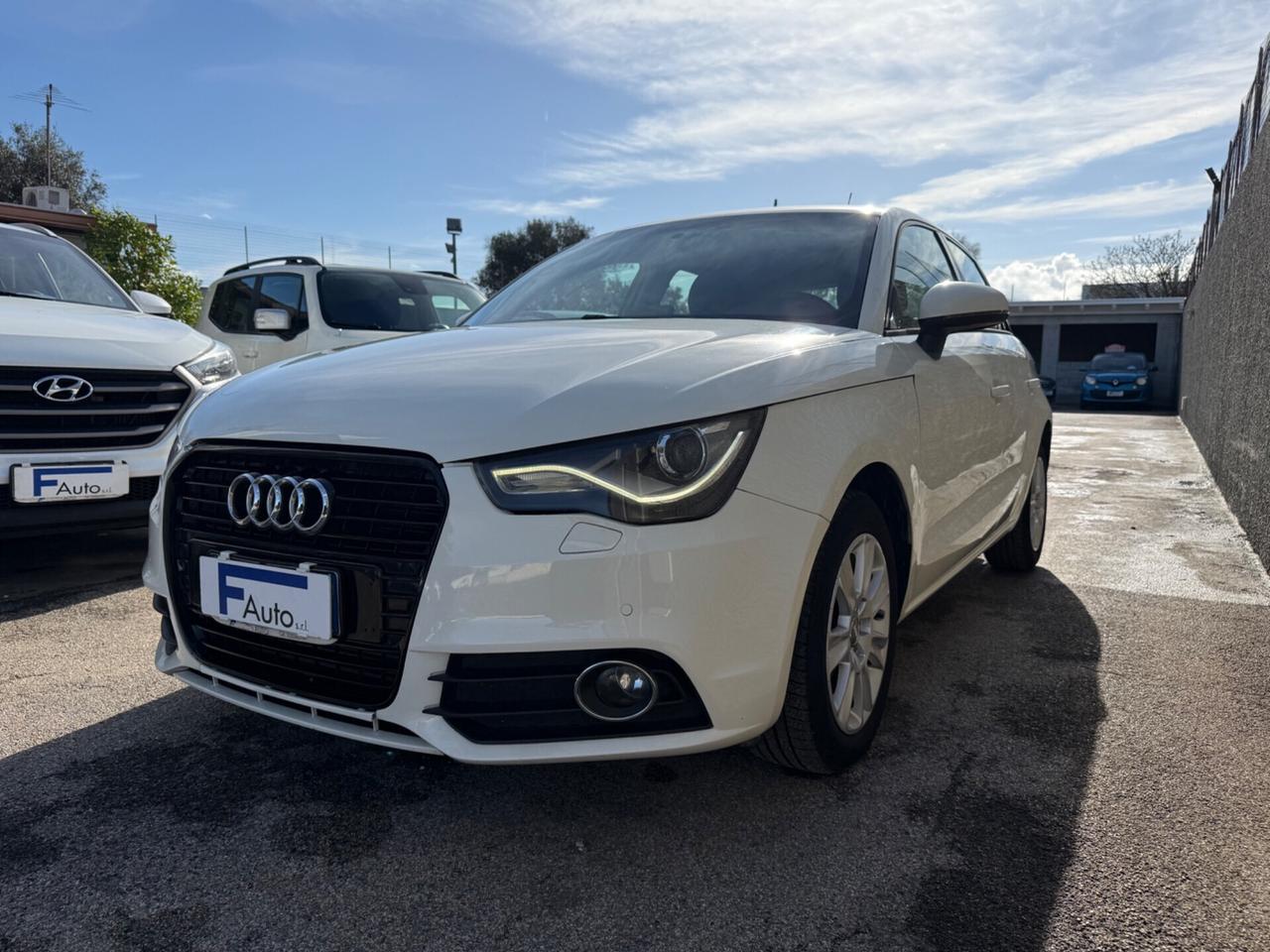 Audi A1 1.6 TDI,5 porte,LED diurni,Bluetooth,comandi al volante,ecc.
