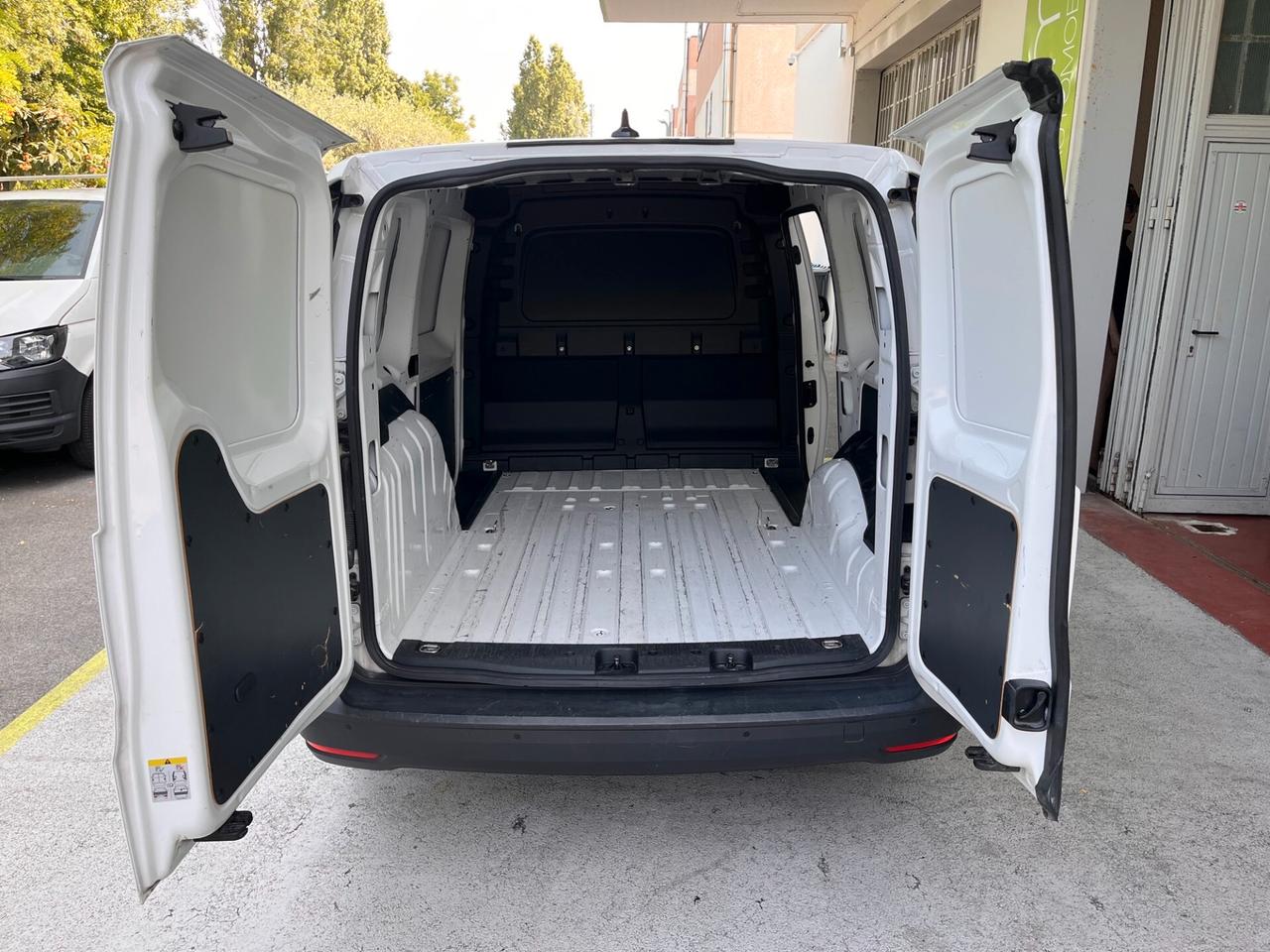 Volkswagen Caddy 2.0TDI MAXI BUSINESS GARANZIA24ME