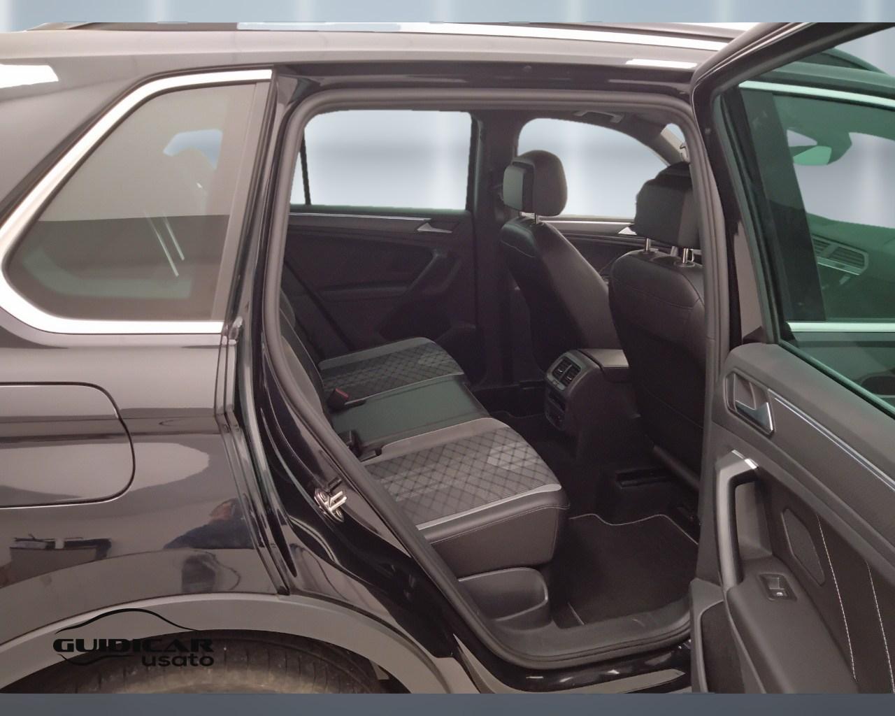 VOLKSWAGEN Tiguan II 2021 - Tiguan 2.0 tdi R-Line 150cv dsg