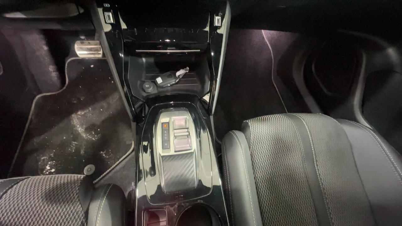 Peugeot 2008 GT 130CV EAT8 GT