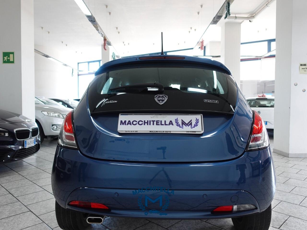 Lancia Ypsilon 1.0 FireFly 5 porte S&S Hybrid Ecochic Silver