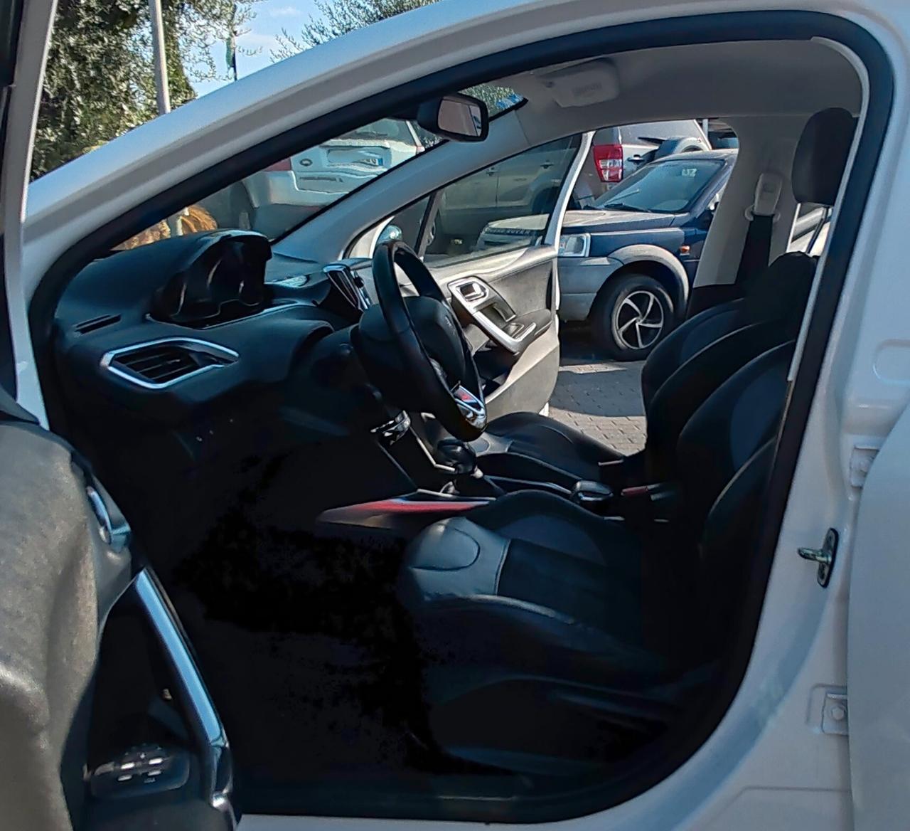 Peugeot 2008 e-HDi 92 CV S&S Urban Cross