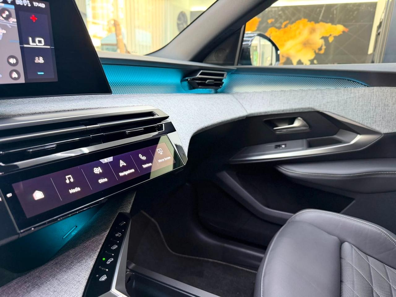 Peugeot 3008 1.2 Benzina Hybrid 136 e-DCS 6 GT